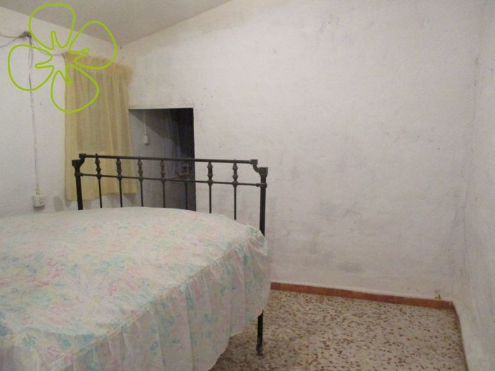 Image No.17-3 Bed Country House for sale