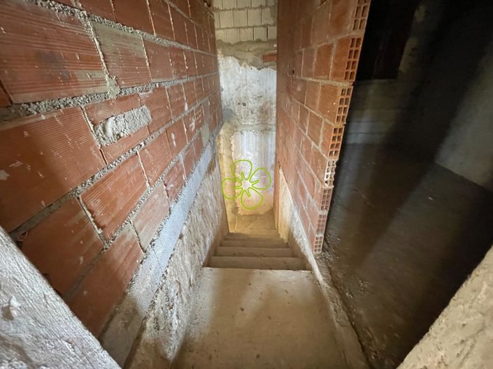 Image No.12-4 Bed Country House for sale