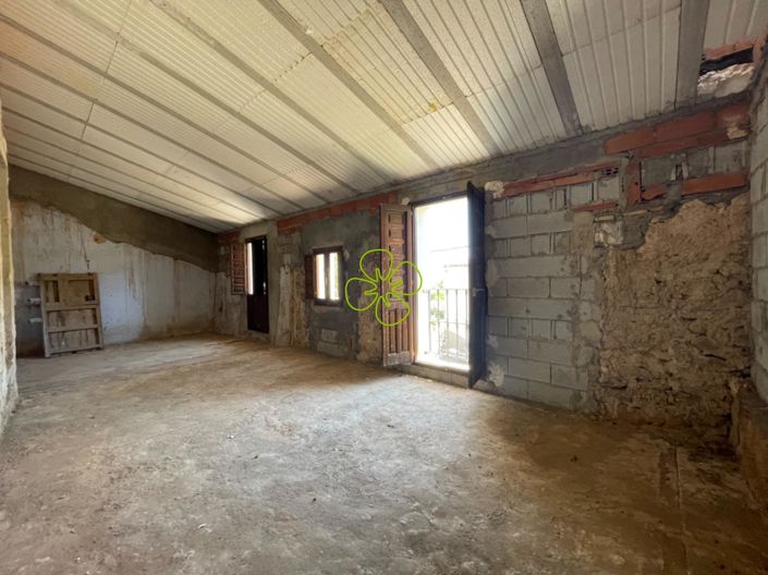 Image No.18-4 Bed Country House for sale