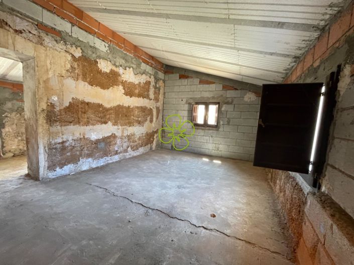 Image No.20-4 Bed Country House for sale