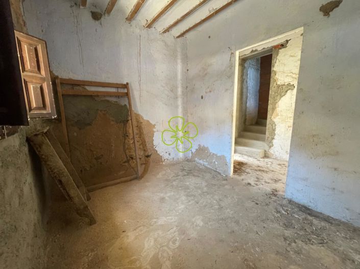 Image No.10-4 Bed Country House for sale