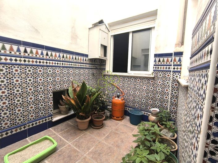 Image No.5-6 Bed Village House for sale