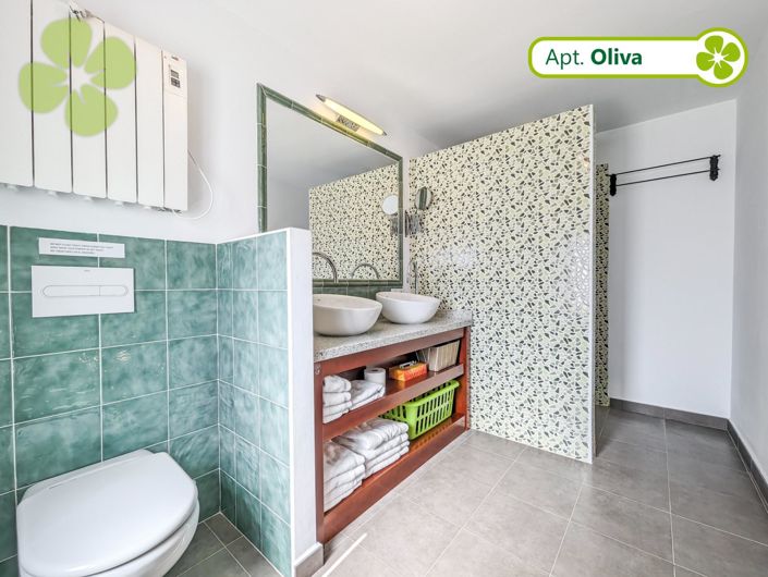 Image No.26-8 Bed Country House for sale