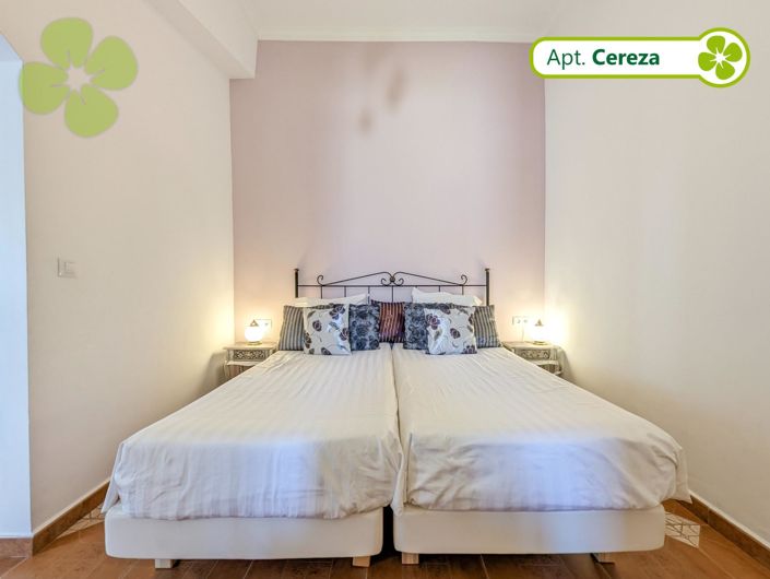 Image No.29-8 Bed Country House for sale