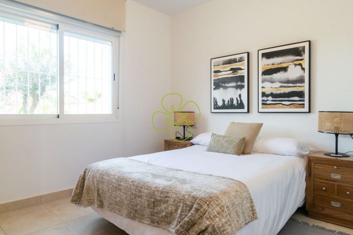 Image No.10-4 Bed Villa for sale