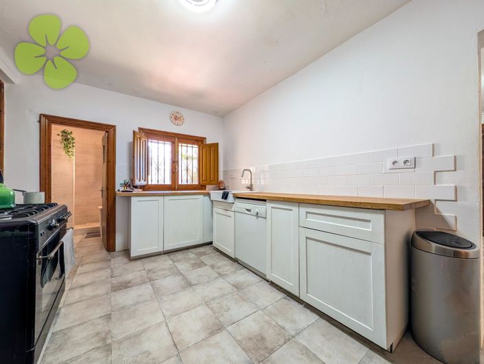 Image No.12-8 Bed Country House for sale