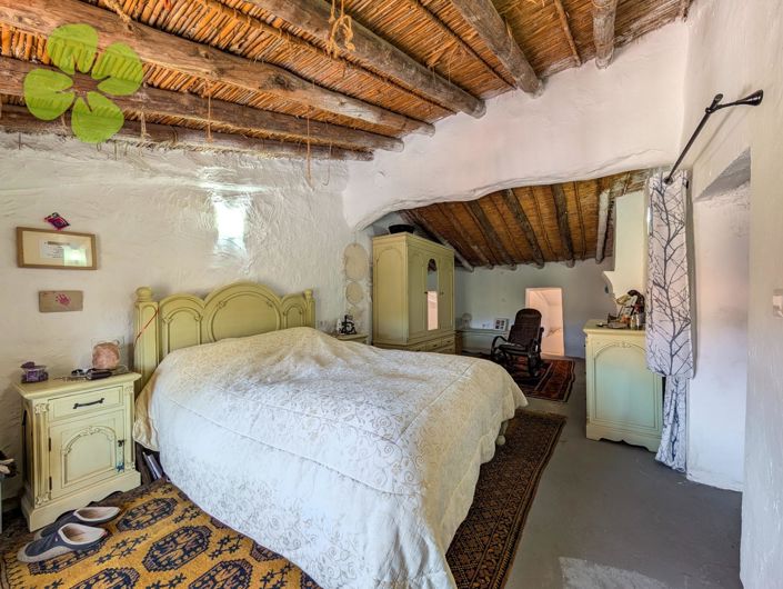 Image No.18-8 Bed Country House for sale