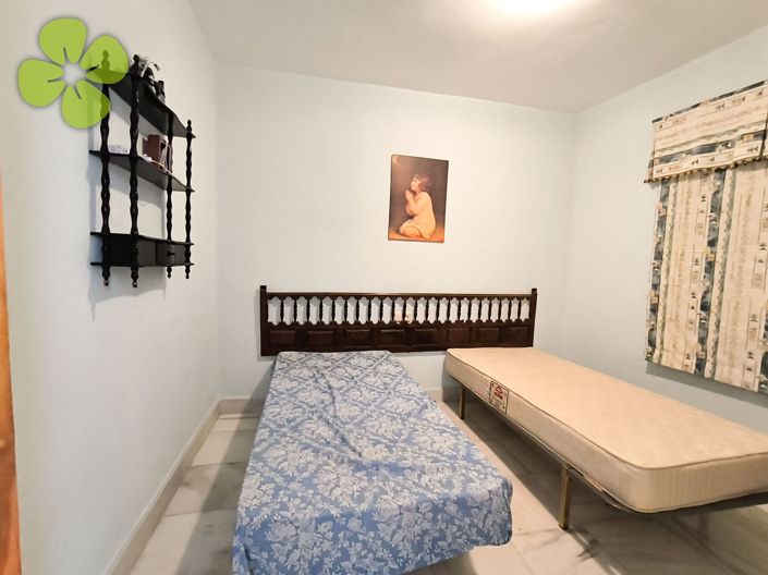 Image No.17-4 Bed Townhouse for sale