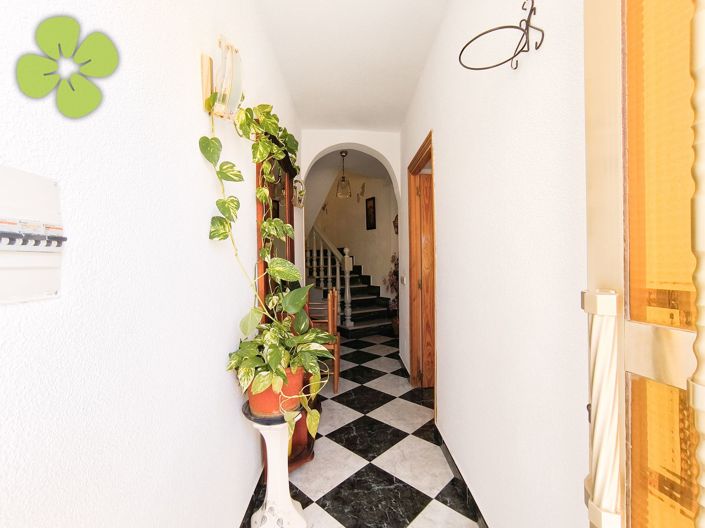 Image No.2-4 Bed Townhouse for sale