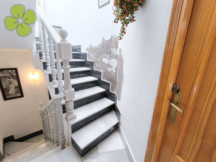 Image No.22-4 Bed Townhouse for sale