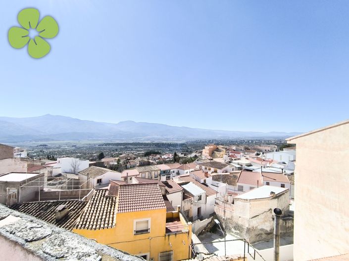 Image No.25-4 Bed Townhouse for sale