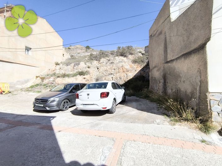 Image No.28-4 Bed Townhouse for sale