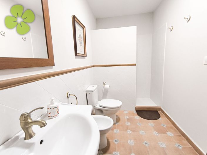 Image No.18-4 Bed Country House for sale