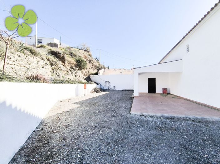 Image No.23-4 Bed Country House for sale