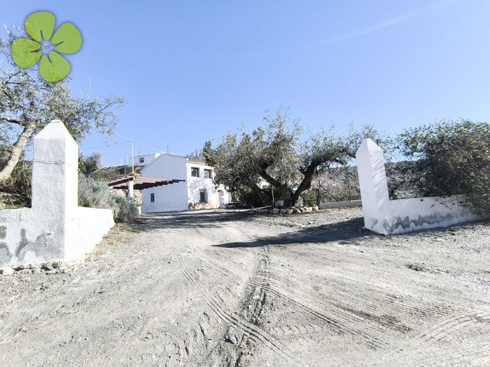 Image No.28-4 Bed Country House for sale