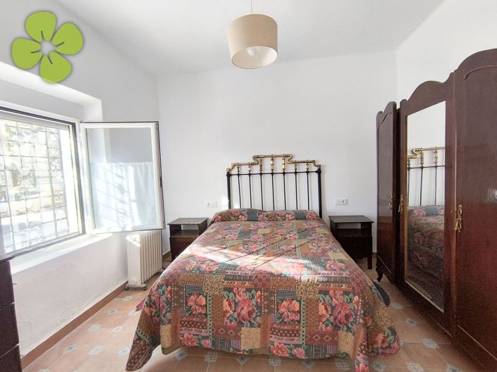 Image No.5-4 Bed Country House for sale