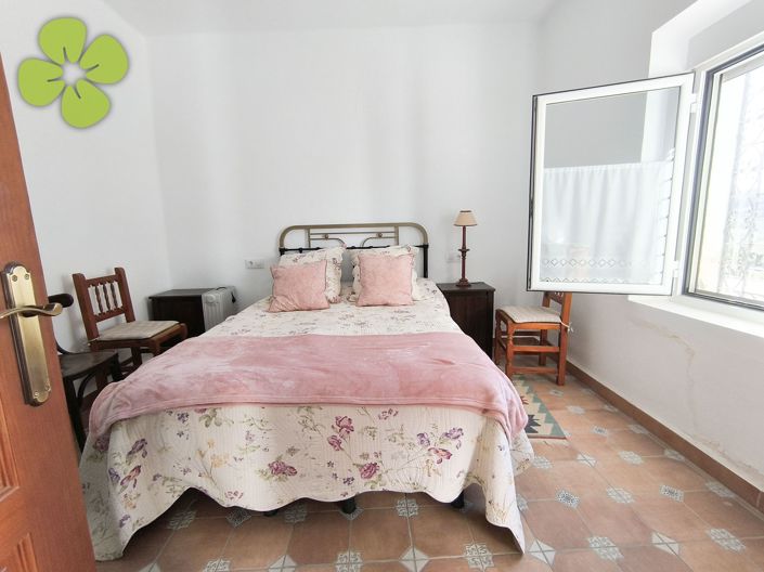 Image No.7-4 Bed Country House for sale
