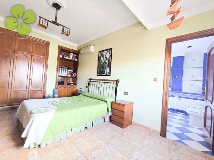 Image No.20-5 Bed Village House for sale