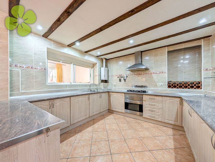 Image No.11-3 Bed Country House for sale