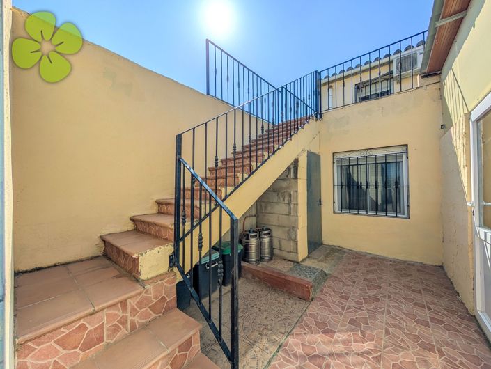 Image No.24-3 Bed Country House for sale