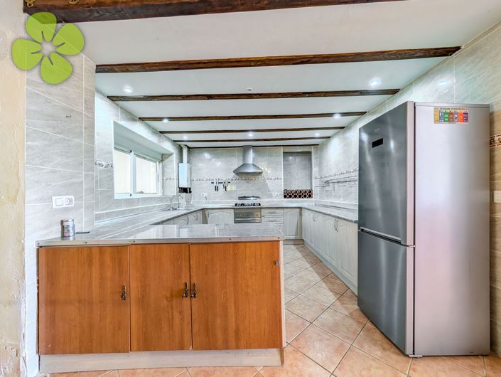 Image No.10-3 Bed Country House for sale