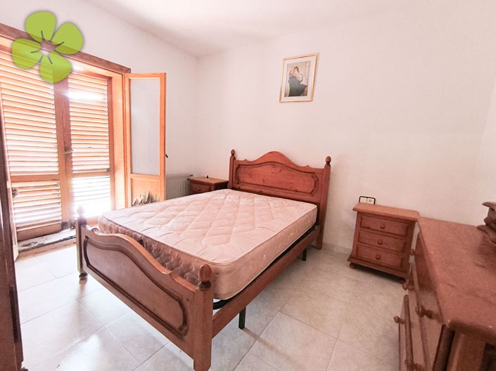 Image No.11-6 Bed Country House for sale