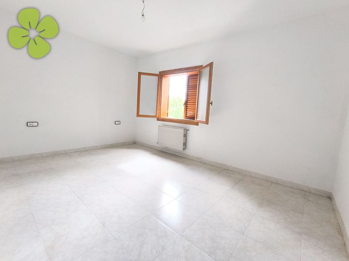 Image No.16-6 Bed Country House for sale