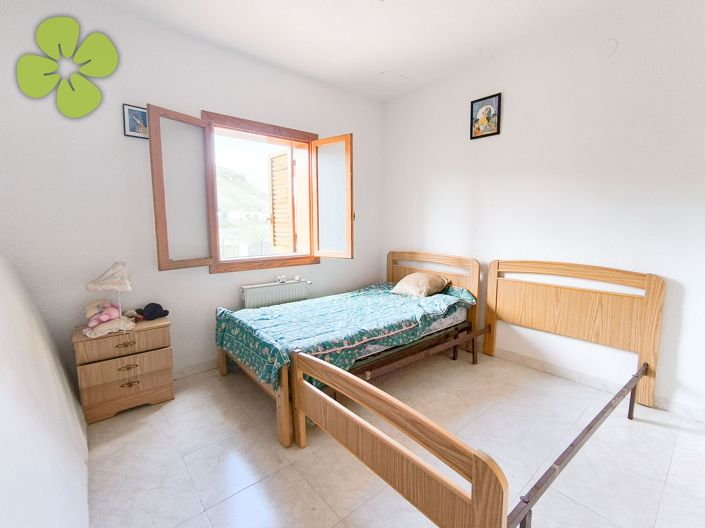 Image No.19-6 Bed Country House for sale
