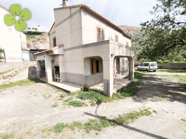 Image No.2-6 Bed Country House for sale