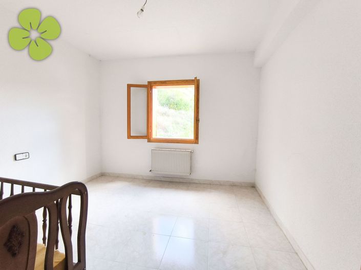 Image No.22-6 Bed Country House for sale