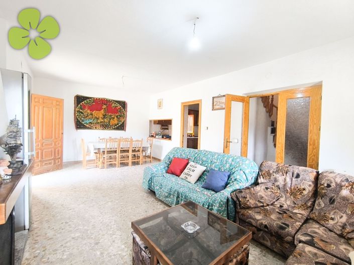 Image No.4-6 Bed Country House for sale