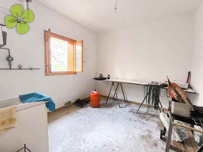 Image No.8-6 Bed Country House for sale