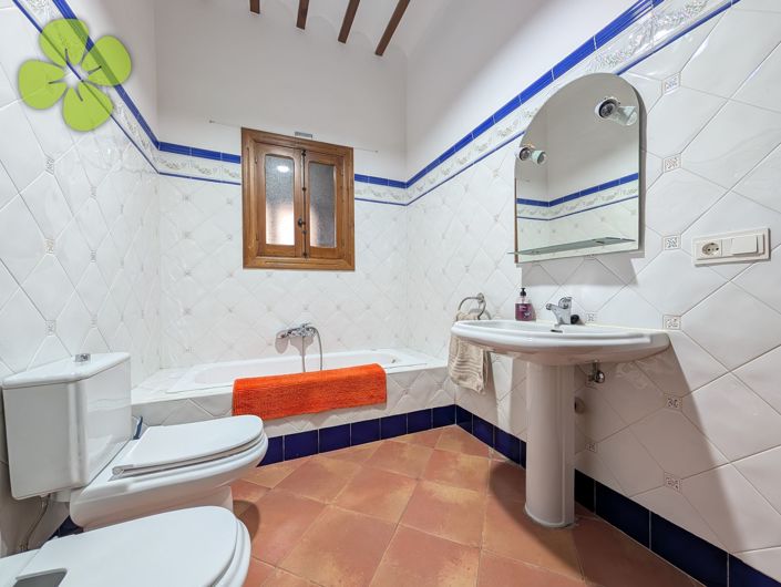 Image No.12-4 Bed Villa for sale