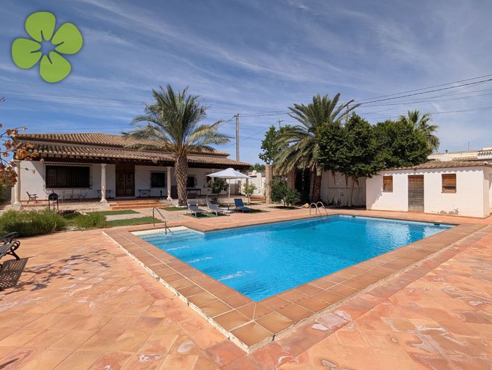 Image No.2-4 Bed Villa for sale
