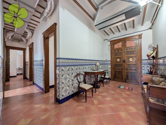 Image No.3-4 Bed Villa for sale