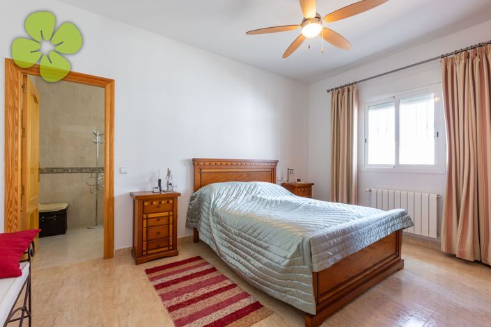 Image No.9-3 Bed Villa for sale