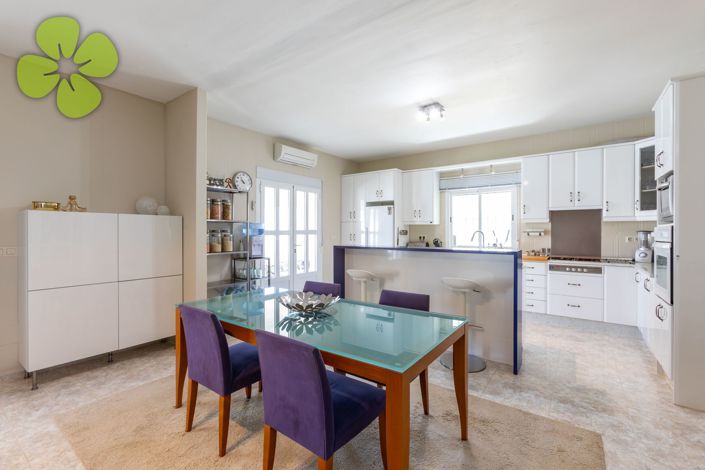 Image No.3-3 Bed Villa for sale