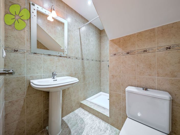 Image No.8-3 Bed Duplex for sale