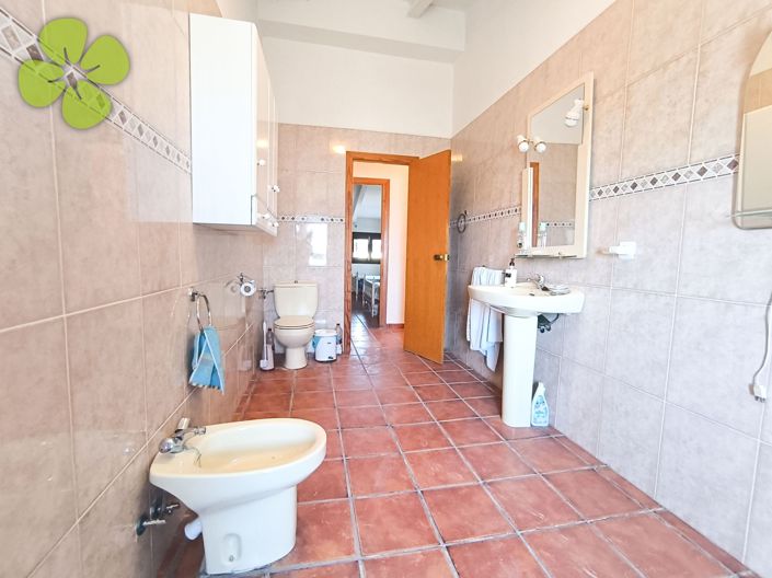 Image No.14-6 Bed Country House for sale