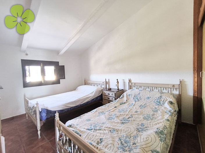 Image No.14-6 Bed Country House for sale