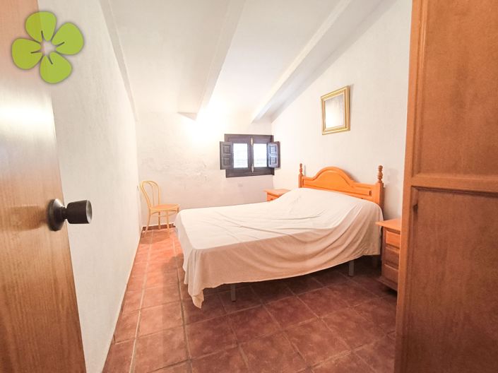 Image No.17-6 Bed Country House for sale