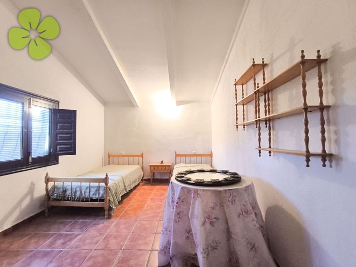 Image No.21-6 Bed Country House for sale