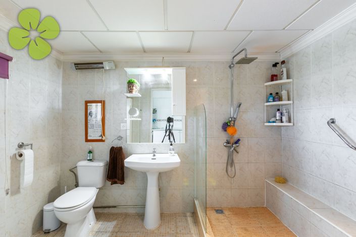 Image No.17-3 Bed Country House for sale