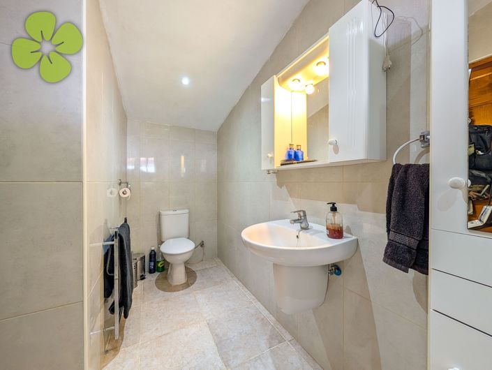 Image No.23-3 Bed Country House for sale