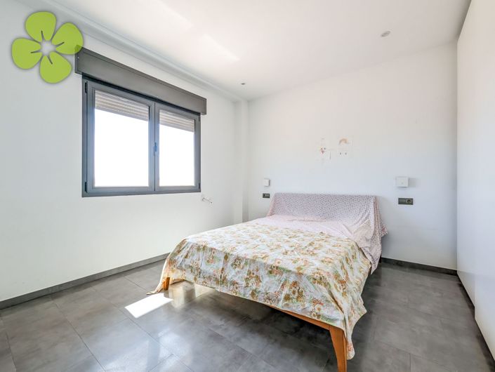 Image No.11-4 Bed Village House for sale