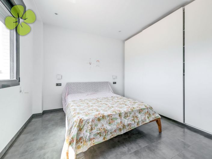 Image No.12-4 Bed Village House for sale