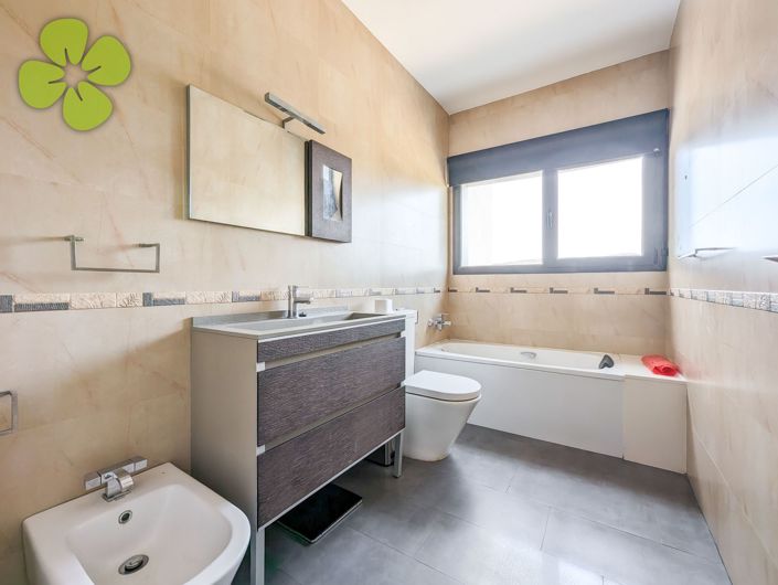 Image No.17-4 Bed Village House for sale