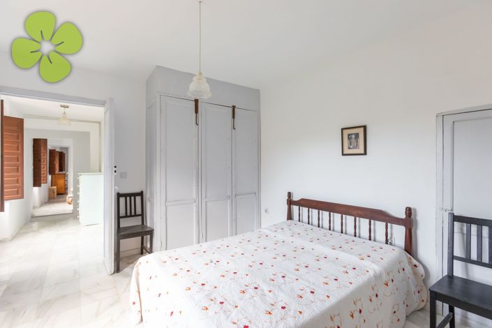 Image No.15-2 Bed Country House for sale