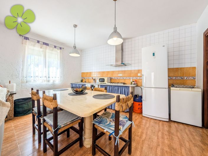 Image No.6-4 Bed Villa for sale