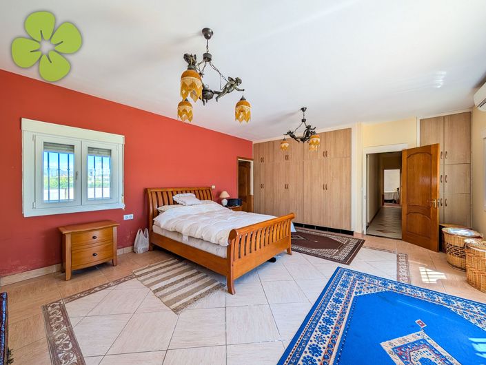 Image No.19-4 Bed Villa for sale